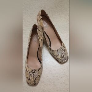 Franco Sarto Womens Size 8.5 Patterned Pumps Snake Skin Look Excellent